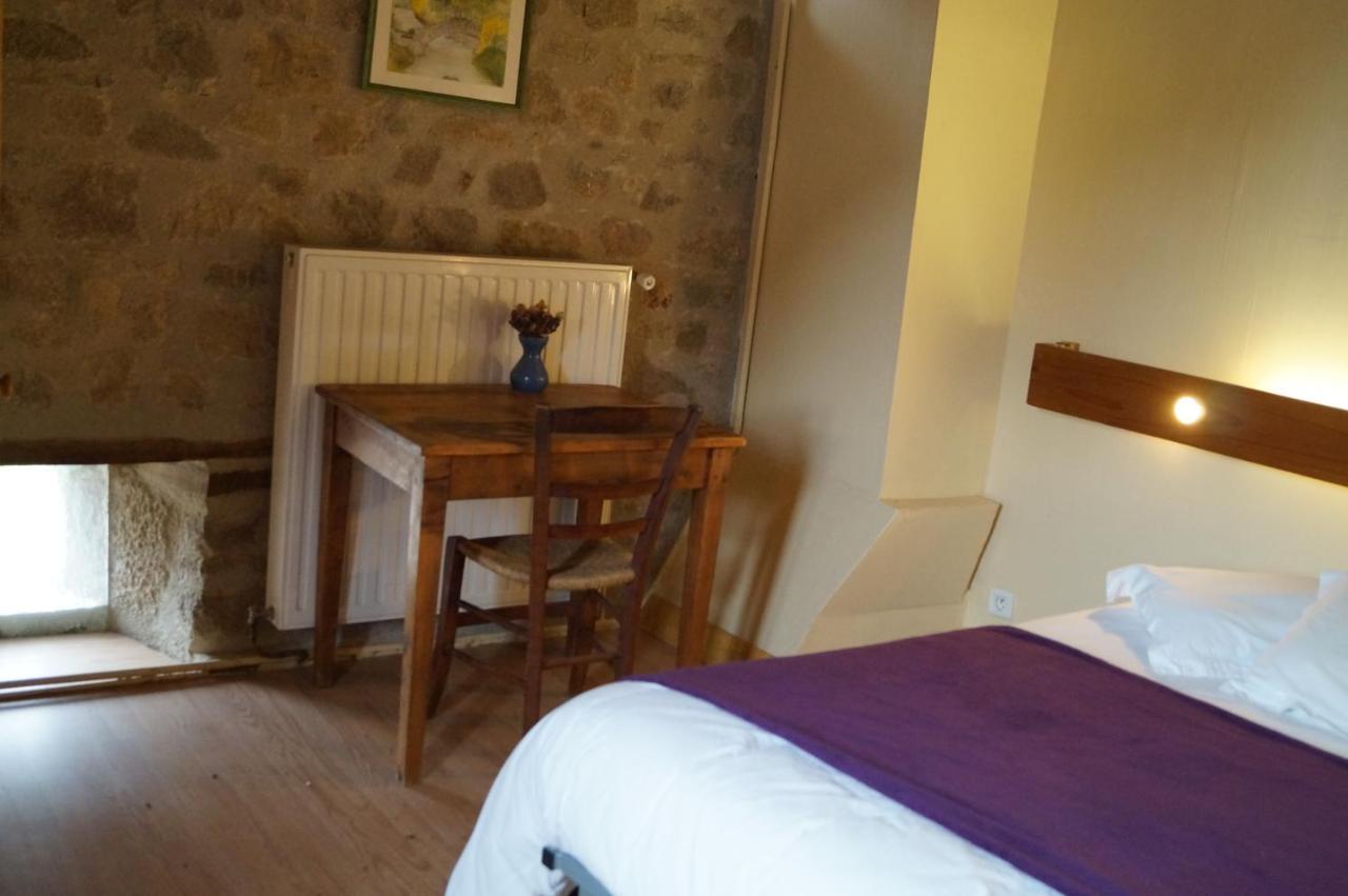 Gite De 15 Places En Chambre De 2, 4, 5 Personnes Saint-Exupery-les-Roches Ngoại thất bức ảnh